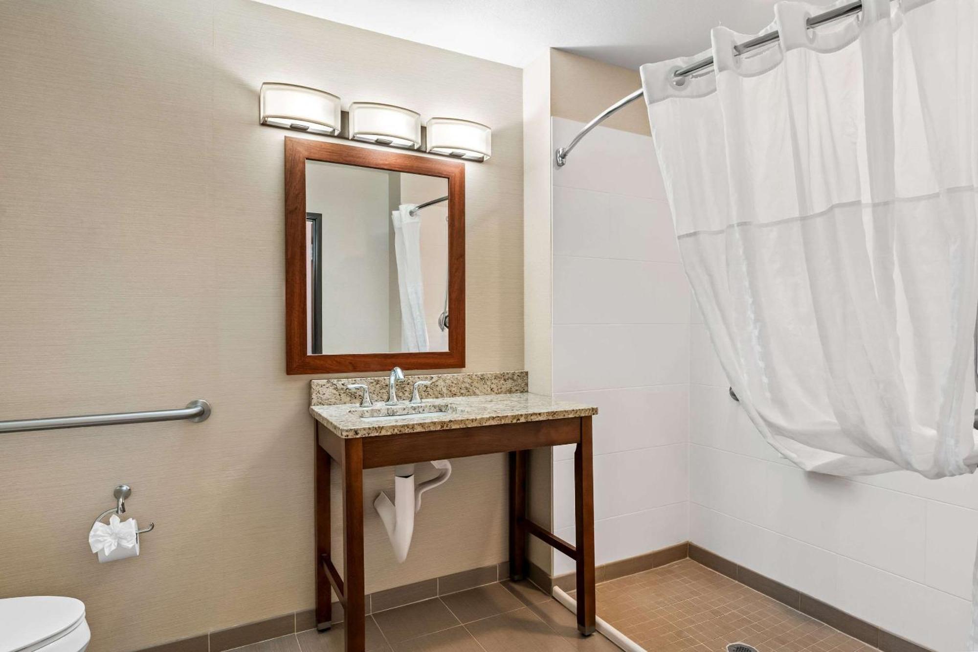 Comfort Inn & Suites Гермістон Екстер'єр фото